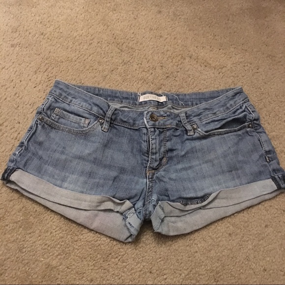 Bullhead Cuffed Jean Shorts Size 5 - Picture 1 of 6